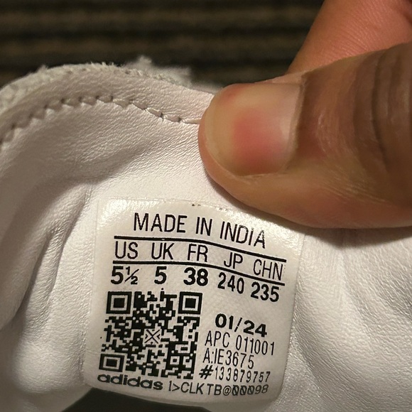 Adidas White and Black Sambas - Picture 5 of 5